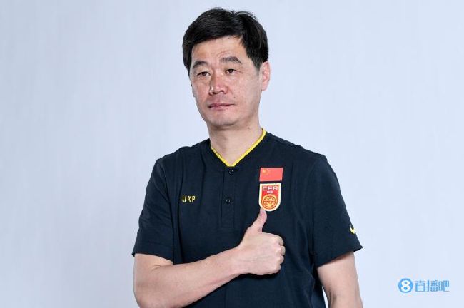 美女露出隐私部位